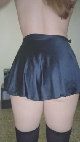 Would you like to be able to play with this skirt?