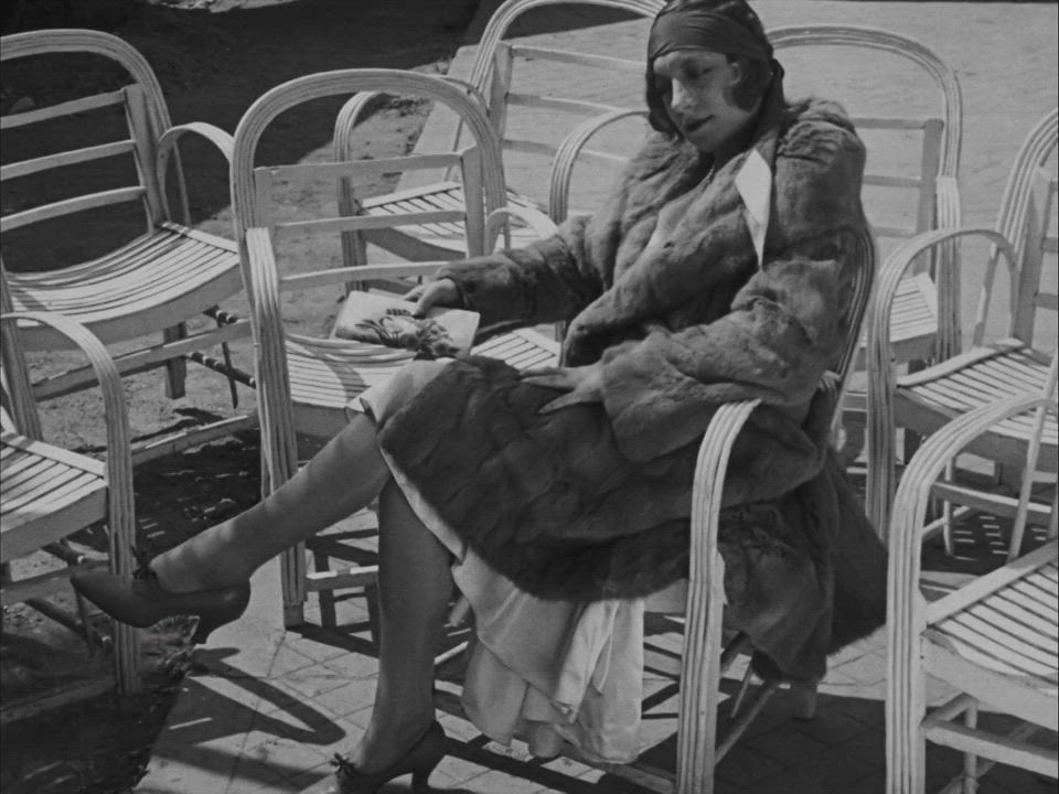 Unknown French woman - A propos de Nice (1930)