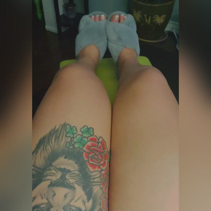BBW Cougar MILF Nails OnlyFans Tattoo clip