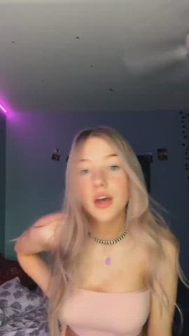 Big Tits Blonde Teen TikTok clip