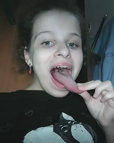 IG girl tongue pulling