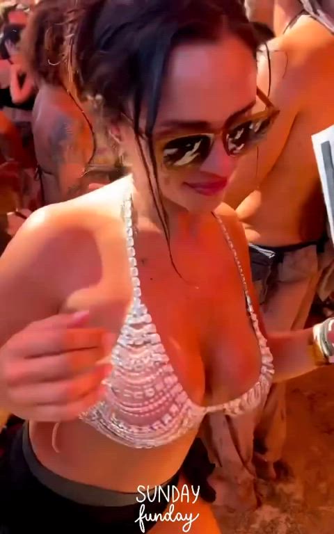 big tits brunette dancing festival fitness tease teasing clip