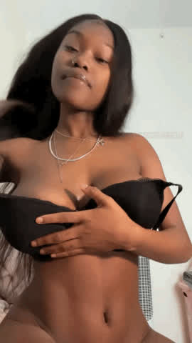 big tits boobs ebony women-of-color clip
