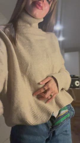 Fit body under sweater