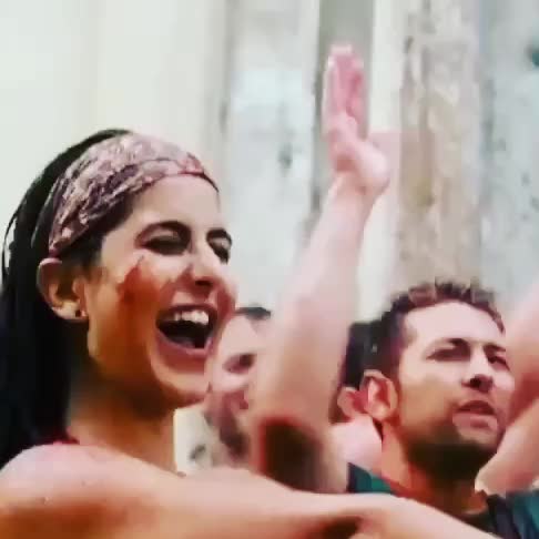 Katrina Kaif VID 77810111 115846 006 (4)