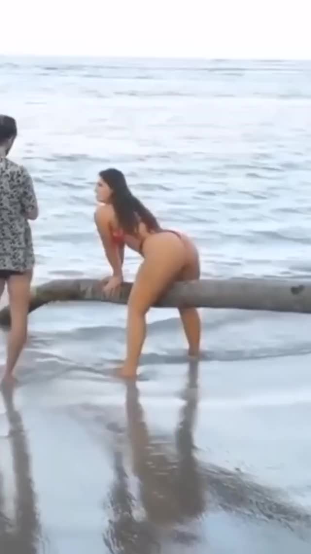 Ashley graham twerking on a tree in a thong