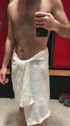 [35] Quiet gym days make for post shower fun