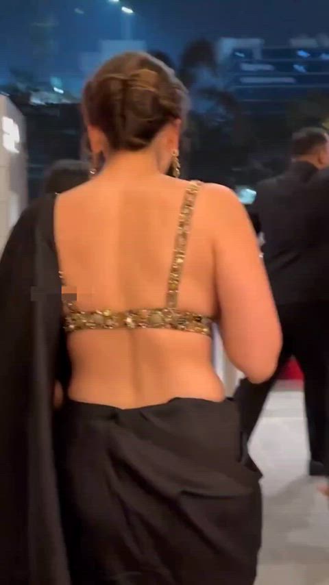 Alia Bhatt flaunting her back and curves in black saree