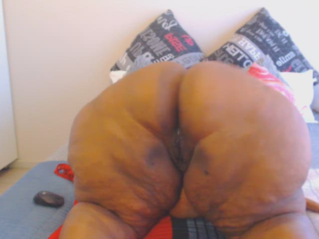 Imagine waking up to this huge ass waiting for you