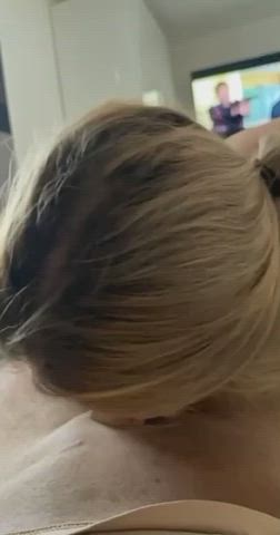 Girlfriend giving nice head