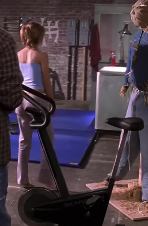 Sarah Michelle Gellar - Buffy The Vampire Slayer S05E04 bd5