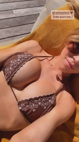 actress big tits bikini celebrity cleavage dirty blonde legs natural tits sydney