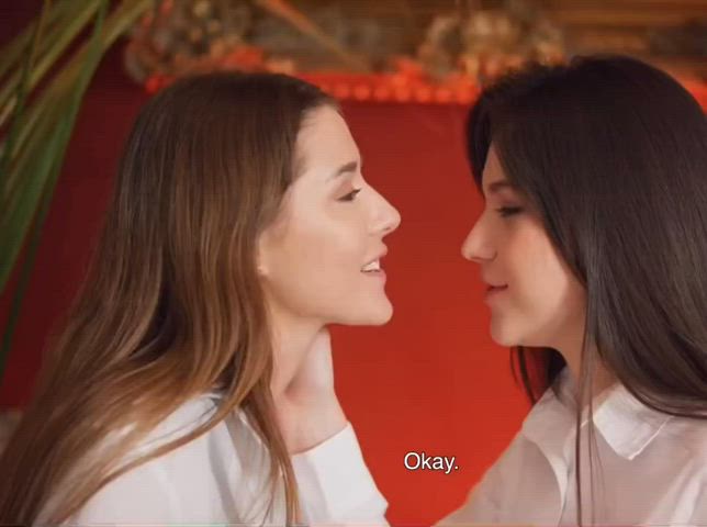 kissing lesbian lesbians clip