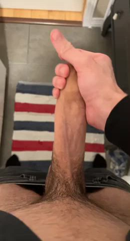 21 hung fit and tall college dude. Lmk what you think. Dm me for more!