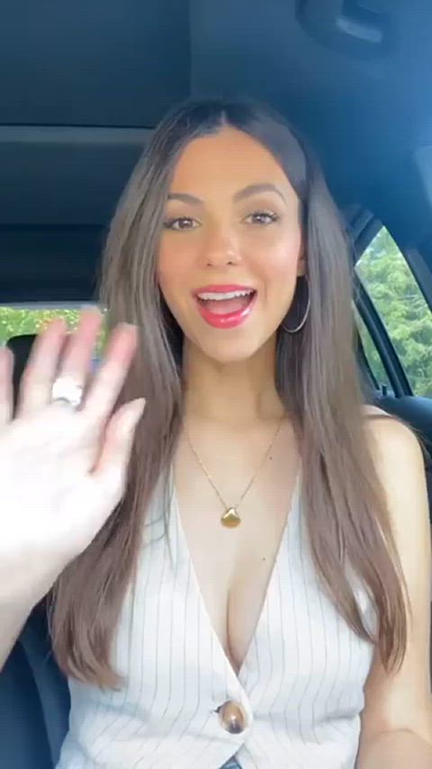 brunette cleavage victoria justice clip