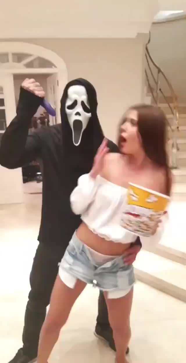 Sybil A @VRCosplayX Halloween / Scream scene