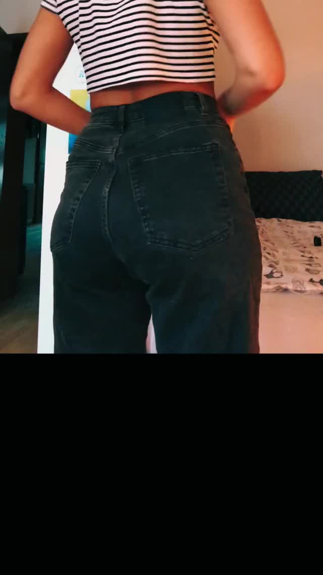 At this angle my butt looks huge ??!!! Do you like seeing me take off my pants and