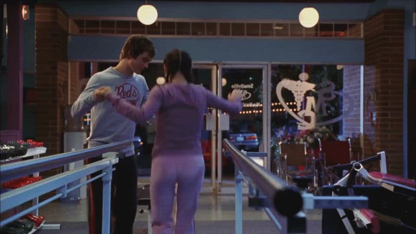 booty celebrity kristin kreuk clip