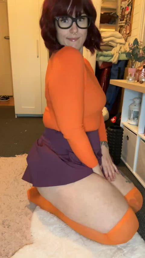 Velma Dinkley (self)