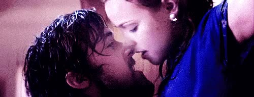(215380) Rachel McAdams hot kiss