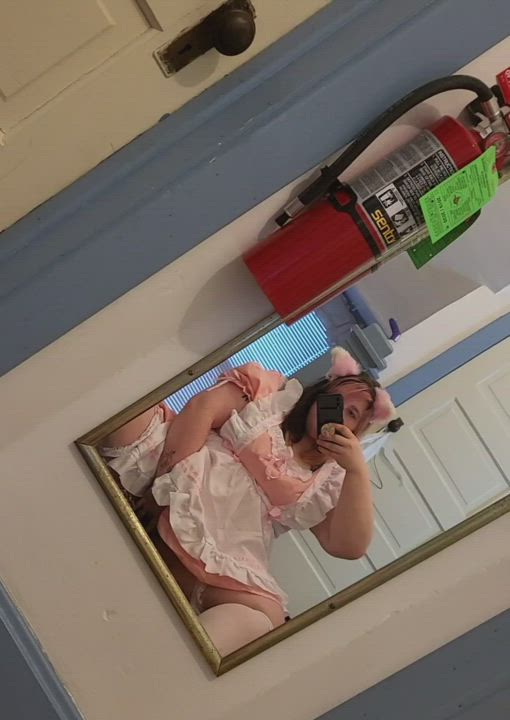 Wanna see a slutty maid masturbate