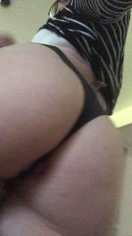 I’m such a slut for anal. Come take this plug out and shove your thick cock uo