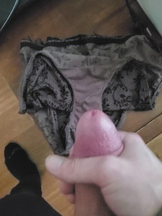 Maybe the last time I get to cum on my Aunt's panties since she's moving in with