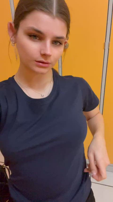 Heyyy at the gym right now... had to show you my ‘05 tits... a bit risky but I