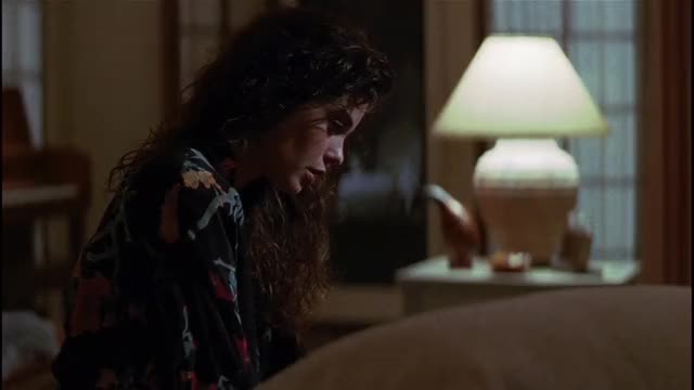 Teri Hatcher - Tango & Cash (1989) - sexual innuendo while giving back massage