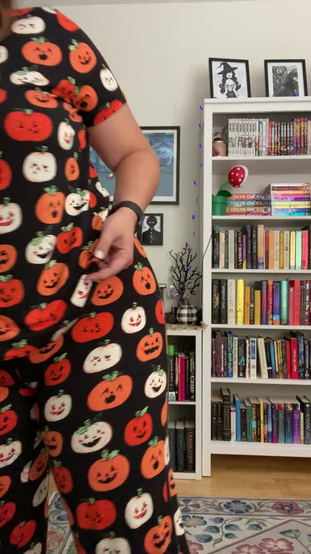 Spooky, scary, pumpkins on a hot bod