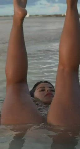 beach naked pussy clip