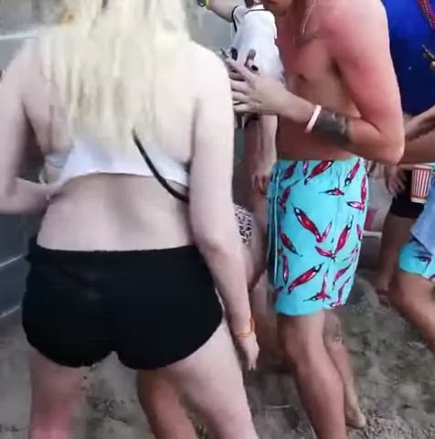 amateur bikini grinding interracial twerking clip