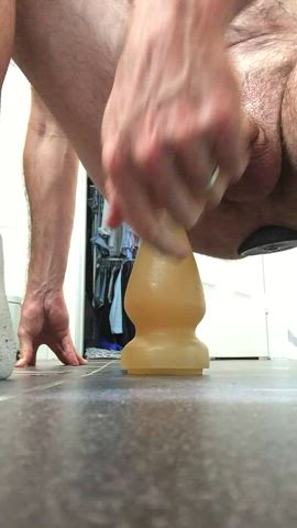 amateur ass asshole butt plug gape gaping huge dildo stretching clip