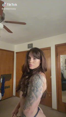 abs bodybuilder brunette fitness muscles muscular girl tattoo tiktok clip