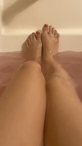 Relaxing with a bath bomb [OC]