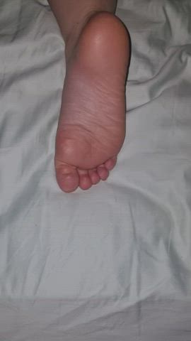 bbw chubby cum cumshot feet feet fetish foot foot fetish toes cum on feet clip