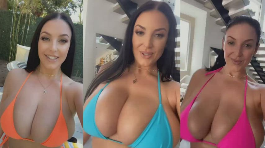 cleavage huge tits tits clip