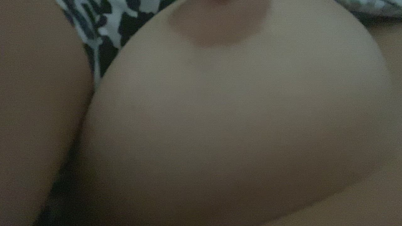 watch me masturbating live whenever u want on a videocall just for you. Once u subscribe