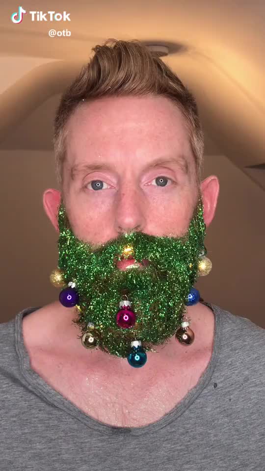 Beard Game is Strong?? #christmasgarms #christmasdiy #everyartist #ukfashiondecember