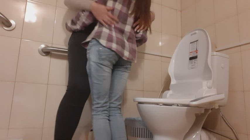Bathroom Clit Rubbing Girlfriend Girlfriends Jeans Lesbian POV Public Rubbing clip