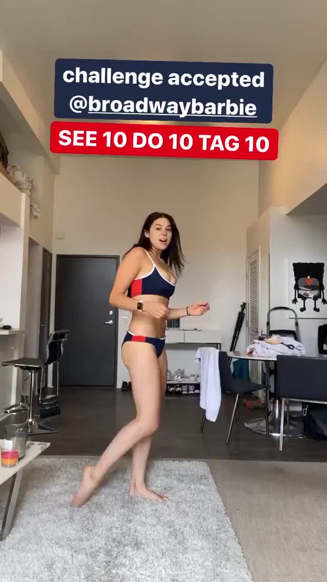 Kira-Kosarin-Sexy-Bikini-Workout