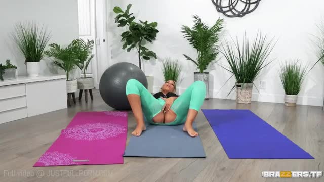 Stuck Between Anal And A Workout Bridgette B (1)