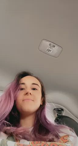 Showing my friend how I got my 5 star Uber rating [gif]
