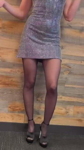 alison brie brunette celebrity legs stockings clip