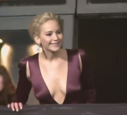 cleavage jennifer lawrence sexy clip