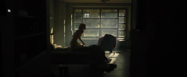 /r/celebrityplotarchive - Mackenzie Davis in Blade Runner 2049 (2017) [Slow Motion]