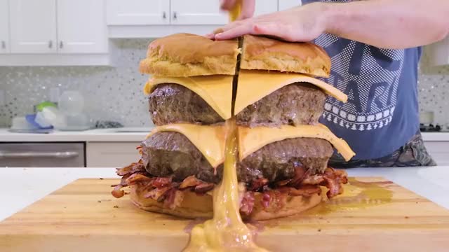 100lb Juicy Lucy - Epic Meal Time