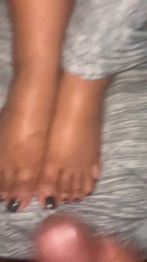 cumshot cum feet feet fetish soles huge load cum on feet cumshots real-couples foot-worship