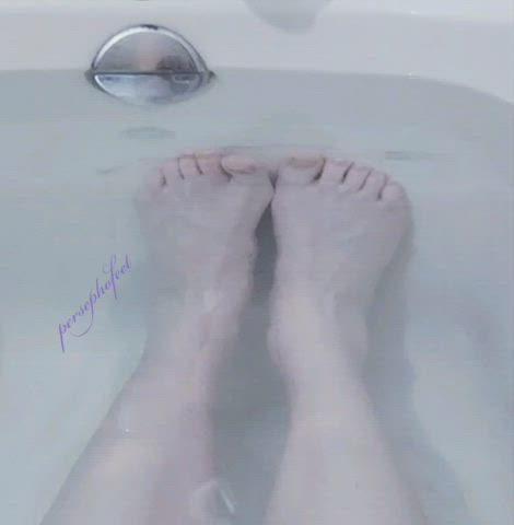 cum play in the bath with me 💦