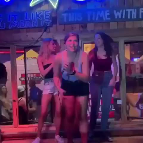 Karaoke Dance Routine Bounce